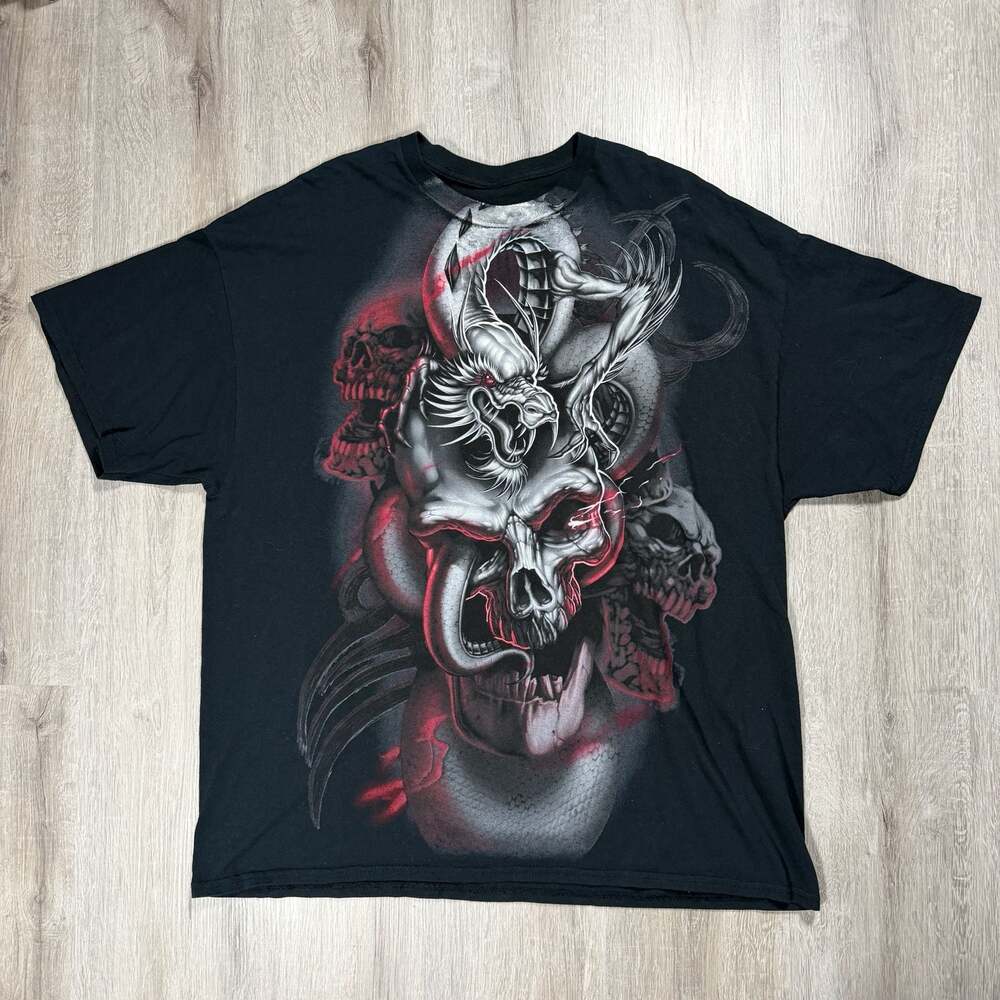 Mens Vintage Y2K Skull and Dragon Graphic Print T-Shirt Skater
